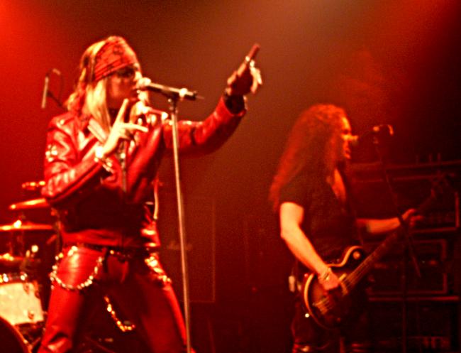 Image: 070220--hammerfall/web/poodles03.jpg