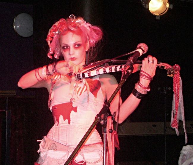 Image: 070720--emilie_autumn/web/ea09.jpg