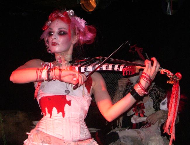 Image: 070720--emilie_autumn/web/ea11.jpg