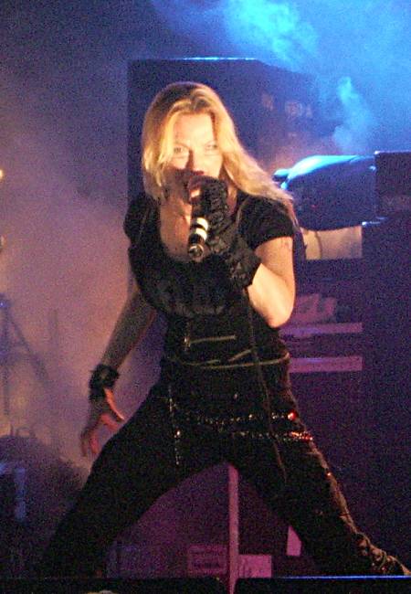 Image: 070818--boa/web/arch_enemy04.jpg