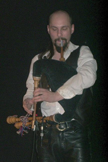 Image: 071030--korpiklaani/web/korpi03.jpg