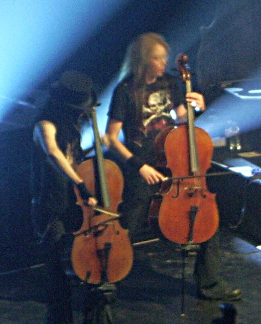 Image: 071211--apocalyptica/web/apocalyptica09.jpg