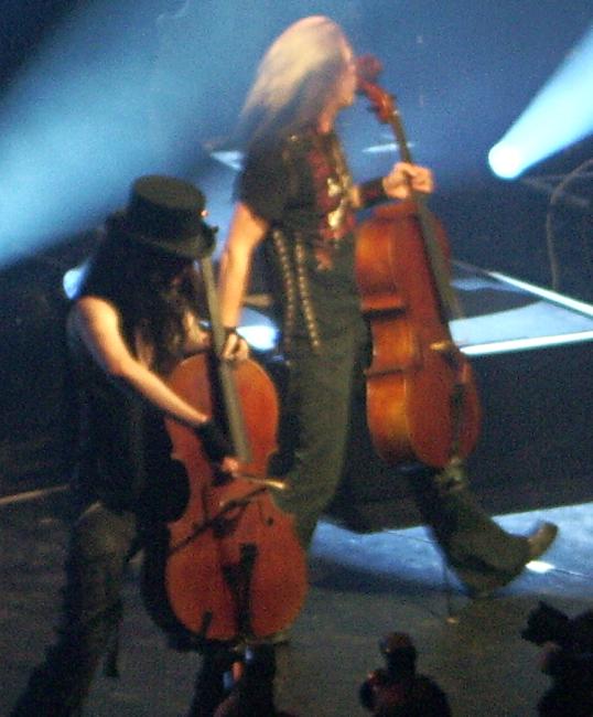 Image: 071211--apocalyptica/web/apocalyptica12.jpg