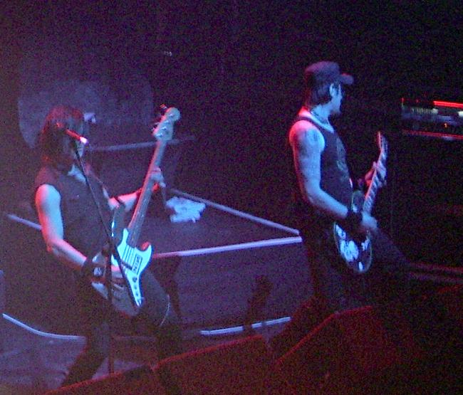 Image: 071211--apocalyptica/web/lacrimas02.jpg