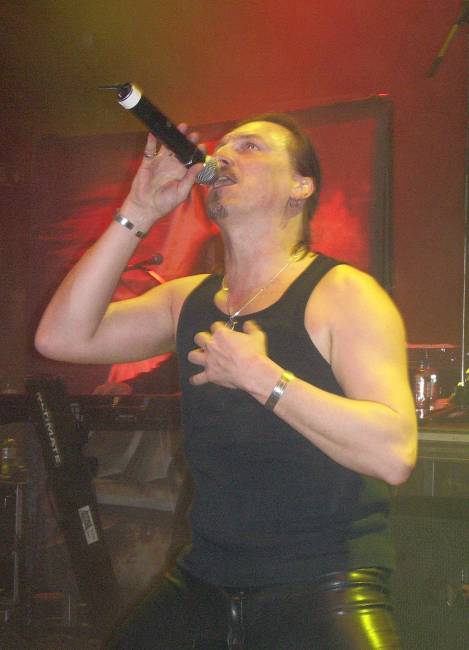 Image: 080108--helloween/web/axxis06.jpg