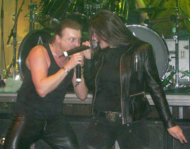 Image: 080108--helloween/web/axxis15.jpg