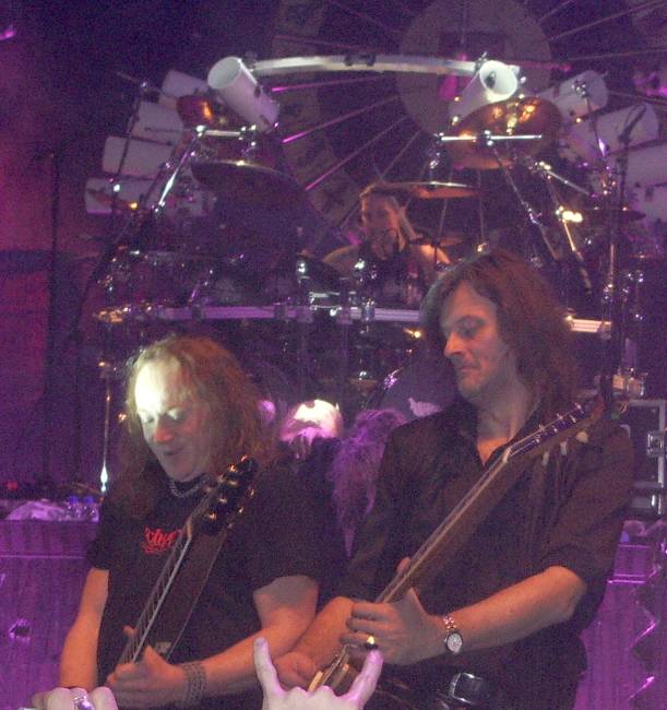 Image: 080108--helloween/web/encore02.jpg